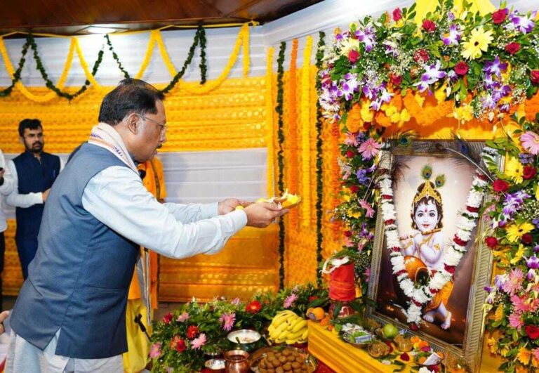 Chief Minister Vishnu Dev Sai celebrated Janmashtami with great joy along with little Bal Gopals at the Chief Minister's residence